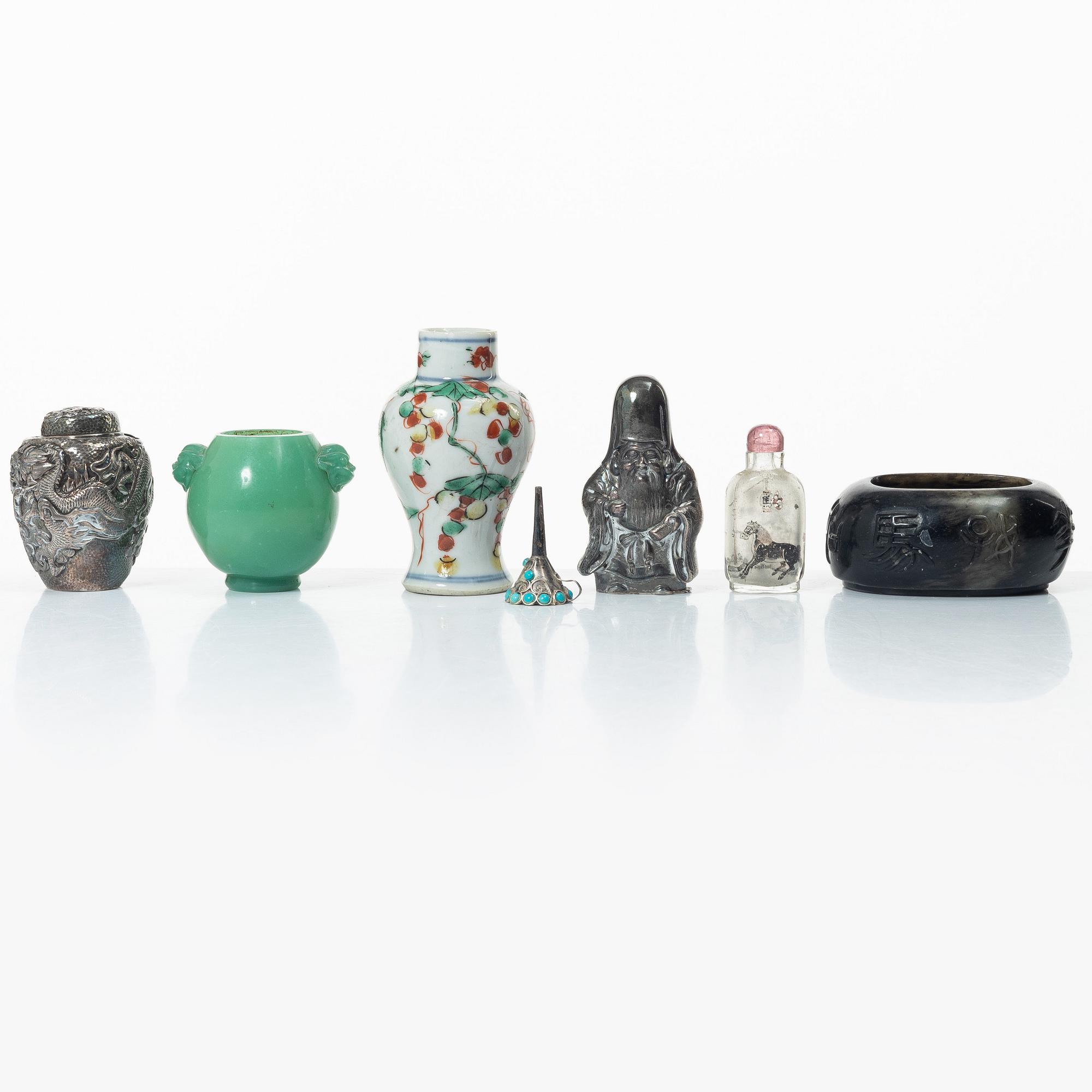 A group lot, Qing dynasty/early 20th century.