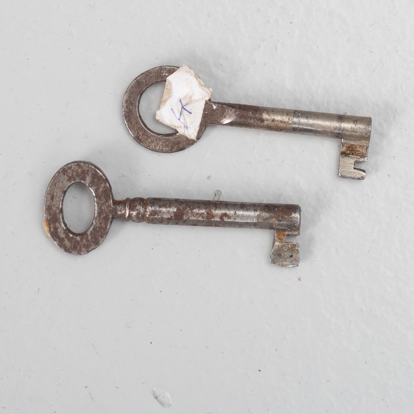 Jugend/Art Nouveau, A pair of early 20th century cabinets.