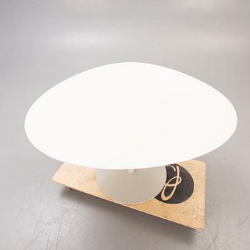 Morten Voss, bord "Attitude" för Fritz Hansen, Danmark.