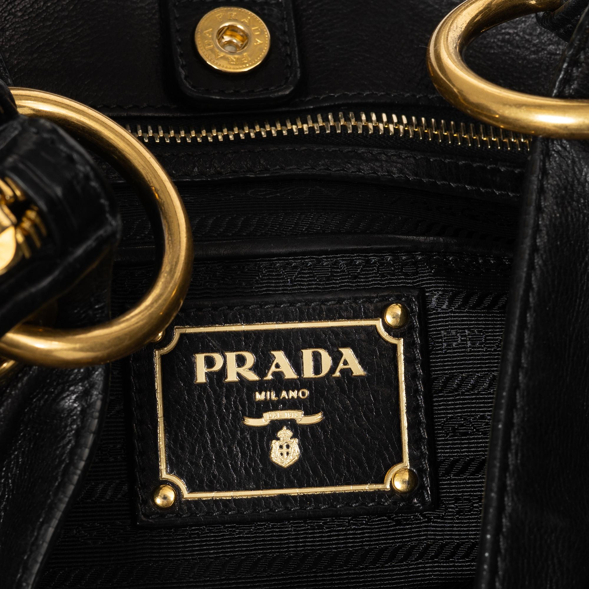 Prada, väska.
