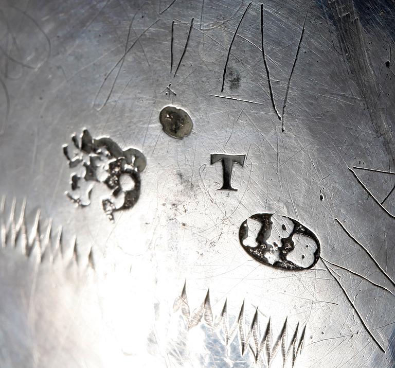 BÄGARE, silver, Johan Pettersson Berg. Norrköping 1754.