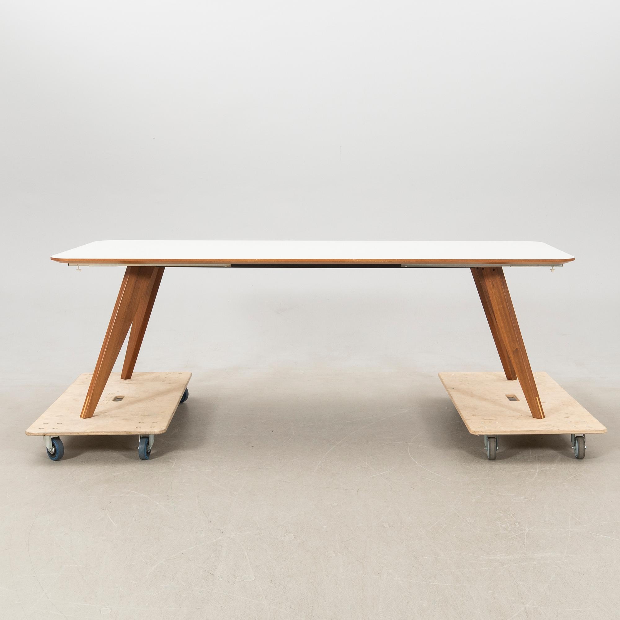 Michael H. Nielsen, bord, "New Mood" för Bolia 2000-tal.