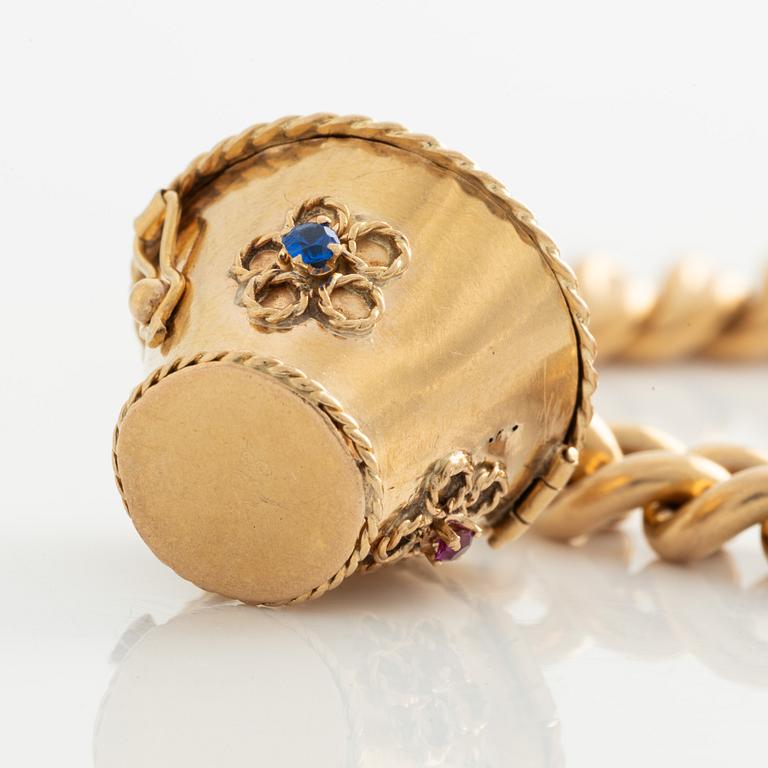 Bracelet, 18K gold with two large charms.