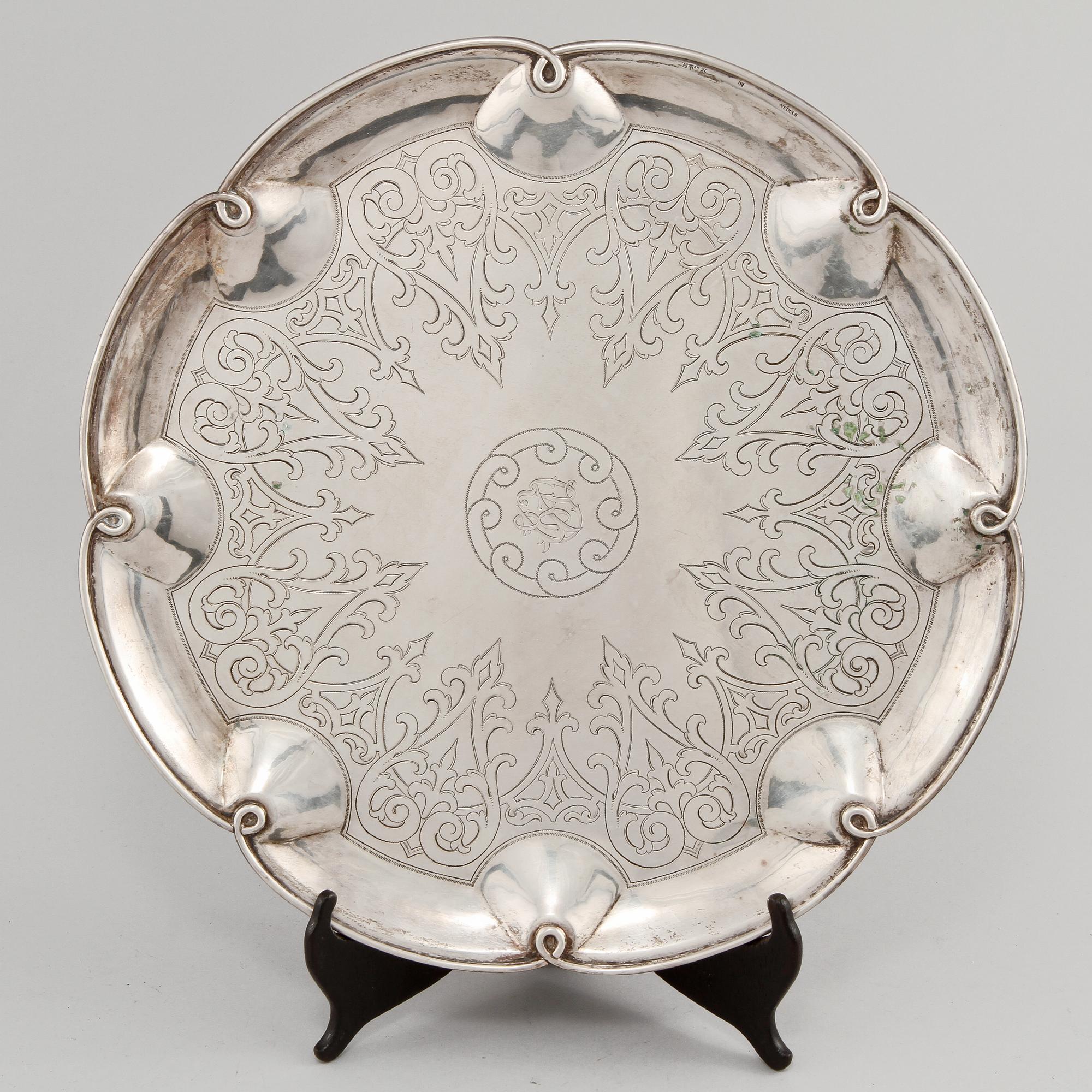 BRICKA, låghaltigt silver, berlin, Tyskland,  1800-talets andra hälft. Vikt 900 g.
