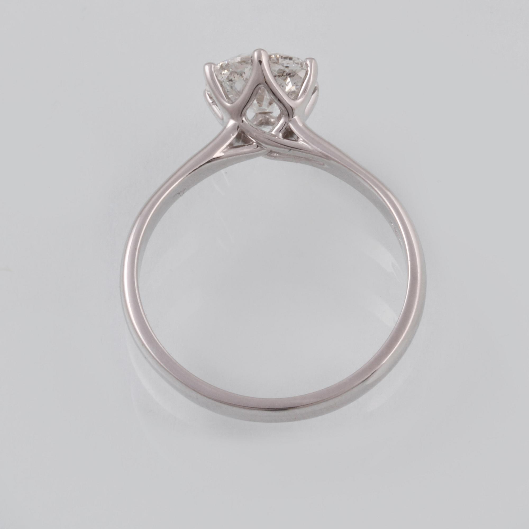 RING, 18K vitguld med äldre briljantslipad diamant ca 1.30 ct. Vikt 3,1 gram.
