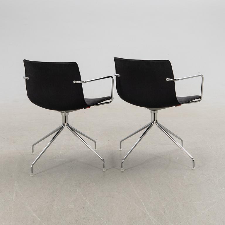 Lievore Altherr Molina, karmsstolar, ett par, "Catifa", Arper, Italien.