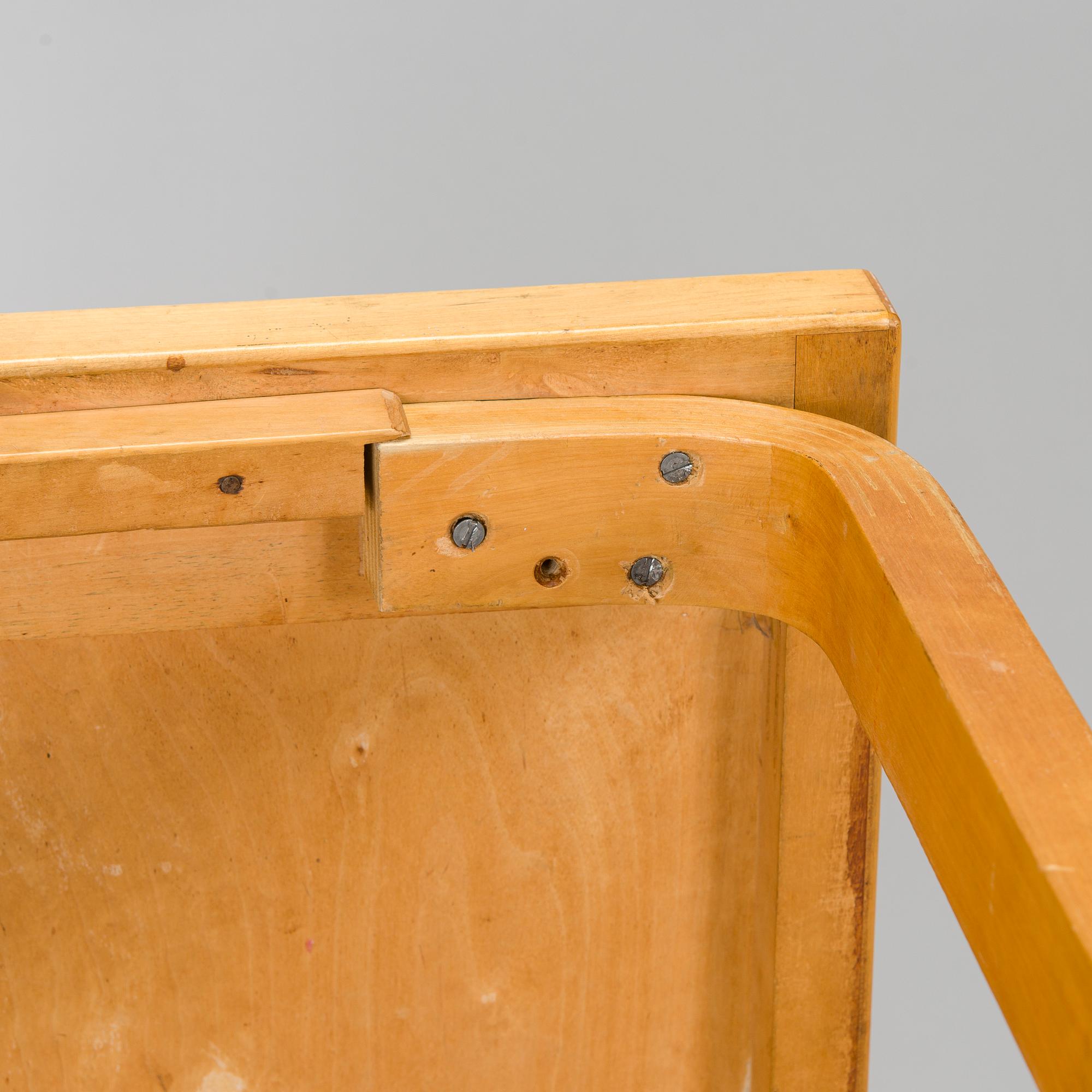 Alvar Aalto, A mid 1950s table '81' for O.Y. Huonekalu-ja Rakennustyötehdas A.B.