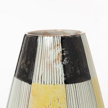 Carl-Harry Stålhane, vas, s k "Torro-fajans", dekor av Aune Laukkanen, Rörstrand, 1950-tal.