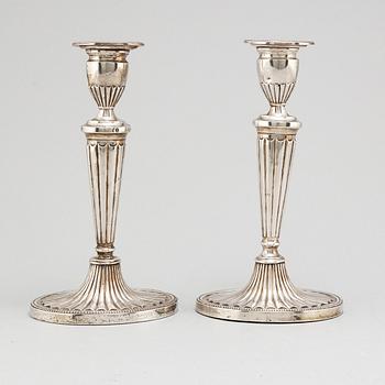 Hayes & Co. A pair of silver candlesticks. Birmingham 1912.