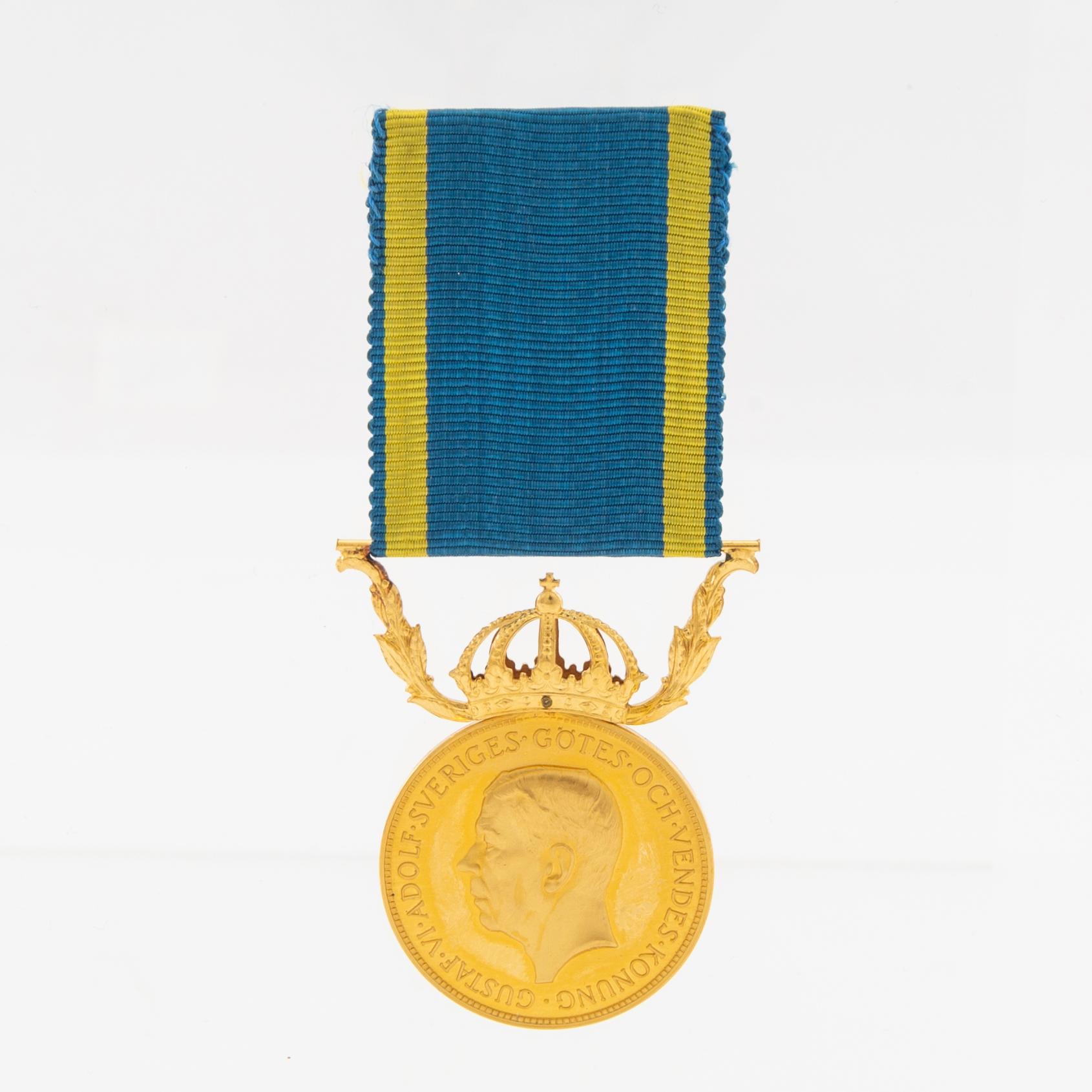 Medal, gold "For Zeal and Integrity in the Service of the Realm" 1958.