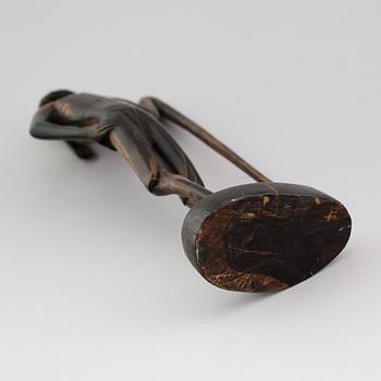 FIGUR, snidat trä, Afrika.