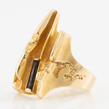 Björn Weckström, ring 18K gold with green tourmaline "Tourmaline River", Finland 1989.