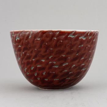 Inger Persson, a stoneware bowl, numbered 8983.