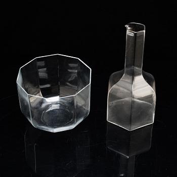 BERYL VALLIEN, a 35-piece 'Oktav' glass service, Kosta Boda.