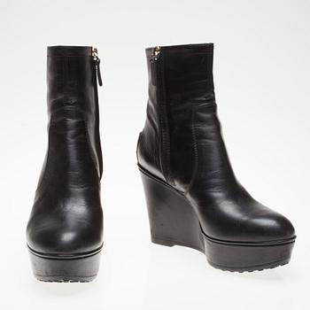 SKOR, Tod's.