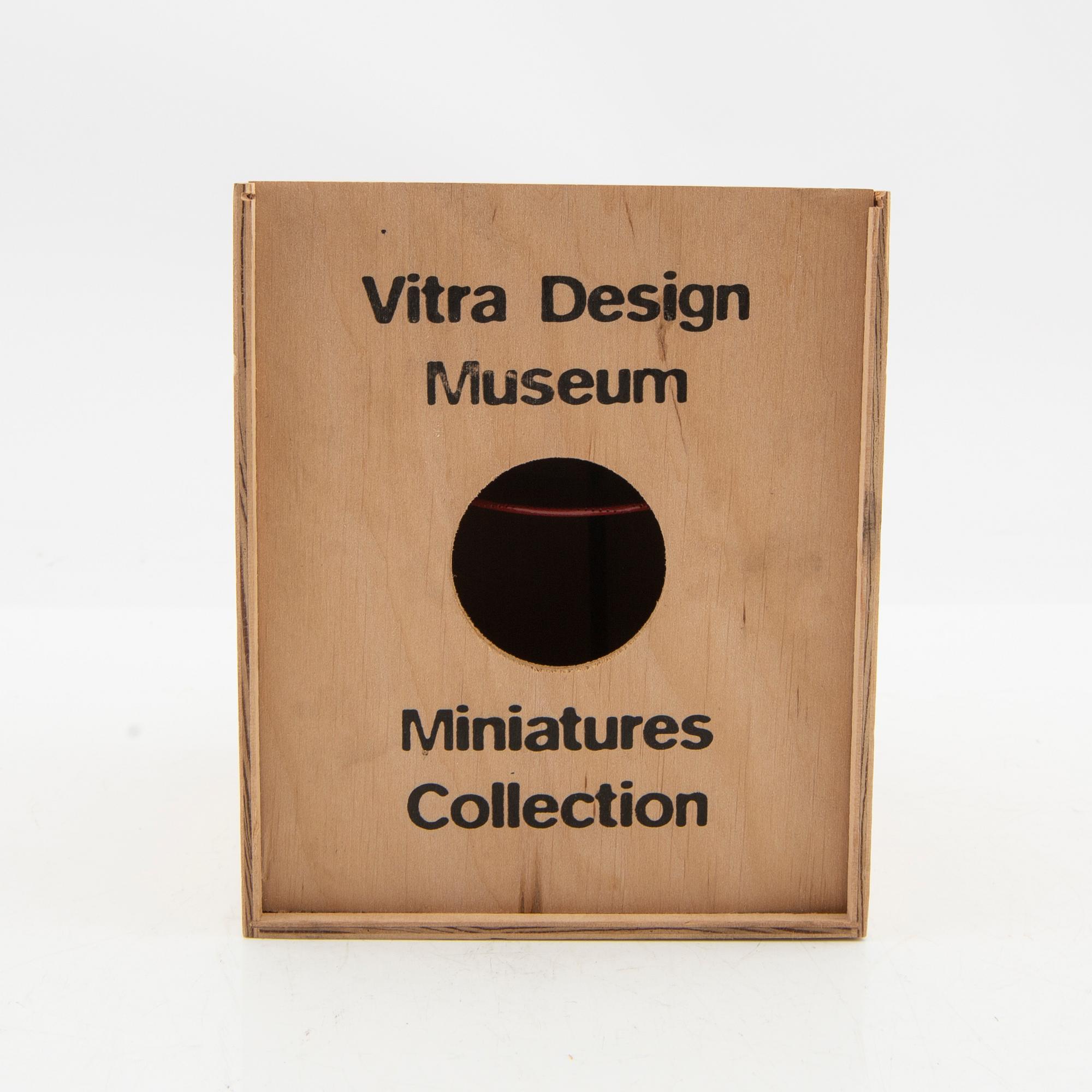Mathieu Matégot, miniature, "Nagasaki chair", Vitra Design Museum.