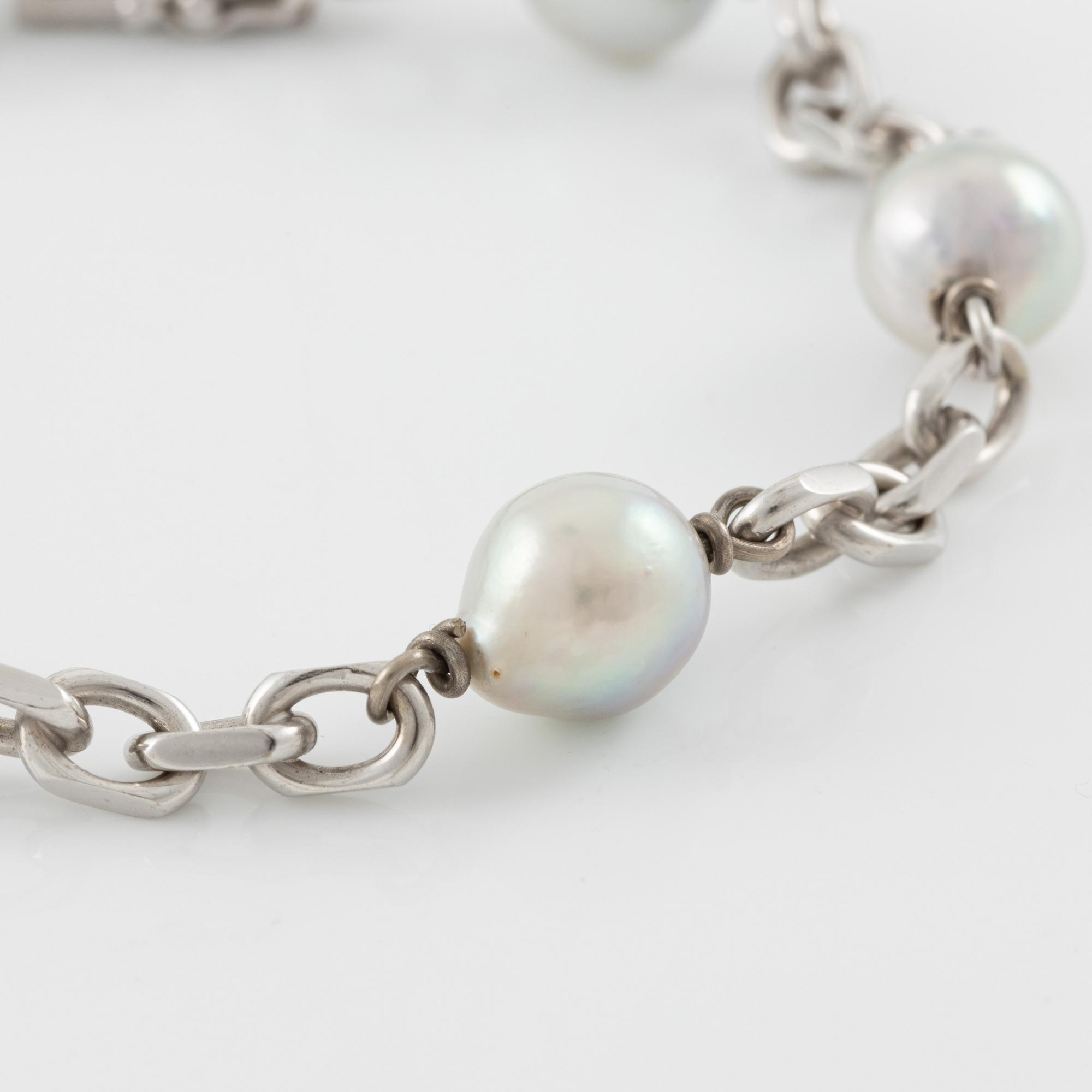 Armband, Hellström & Åhrling, 18K vitguld och odlade pärlor.