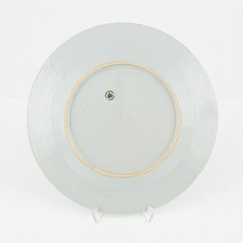 Servisdelar, porslin, 43 st, Kina, Qingdynastin, mestadels Qianlong (1735-95).