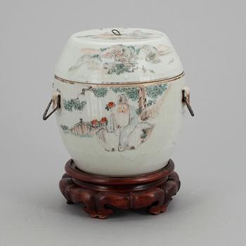 KÄRL med LOCK, porslin, Kina ca 1900.