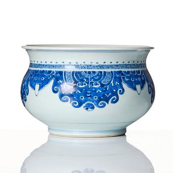 A blue and white censer, Qing dynasty, Kangxi (1662-1722).