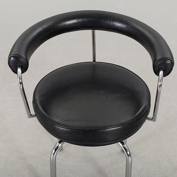 LE CORBUSIER, snurrfåtölj "LC7" Cassina 1900-talets senare del.