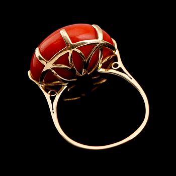 RING, 18k guld, korall, BJO 1950.