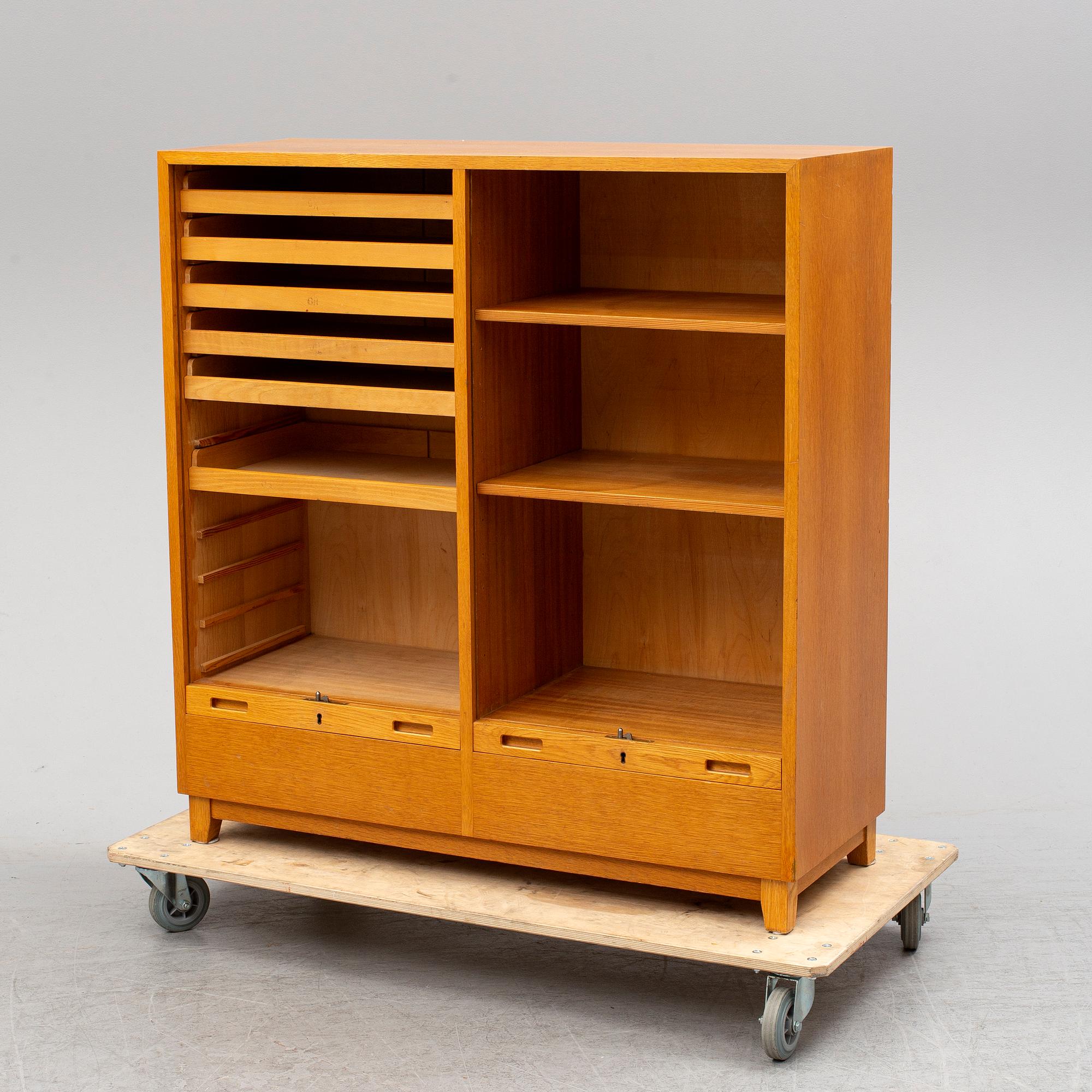 JALUSISKÅP, 1940-tal.