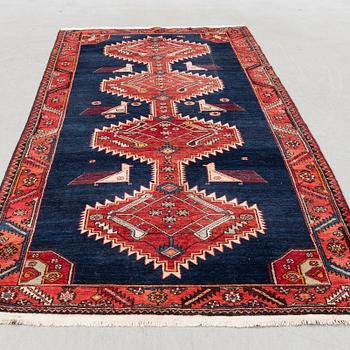 Carpet, Persia, approx. 305 x 148 cm.