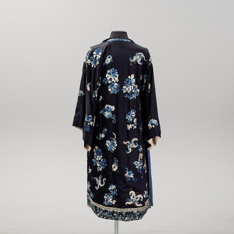 A Chinese silk robe, early 20th Century.