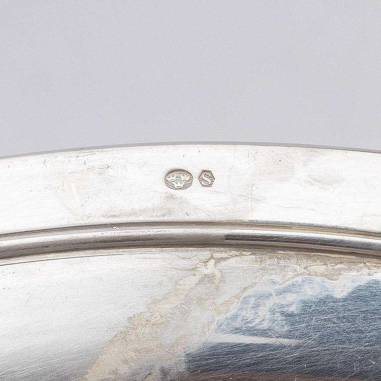 A French silver dish with lid, mark of Maison Odiot, Paris, France, second half of the 19th century.