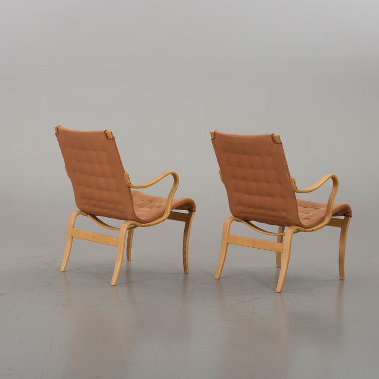 A PAIR OF BRUNO MATHSSON "MINA" ARMCHAIRS, Bruno Mathsson International.