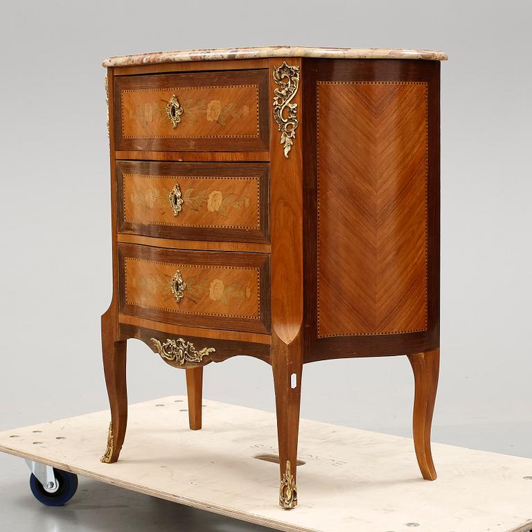 BYRÅ, Louis XVI-stil, omkring 1900.