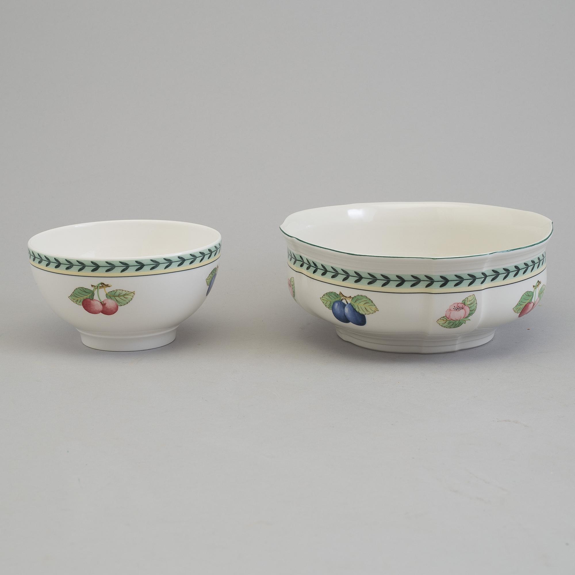 A porcelian table ware set of 26 pcs by Villeroy & Boch, "French Garden" late 20th century/21th century.