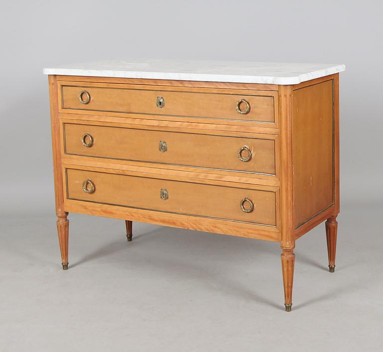 BYRÅ, gustaviansk stil, 1900-talets andra hälft.