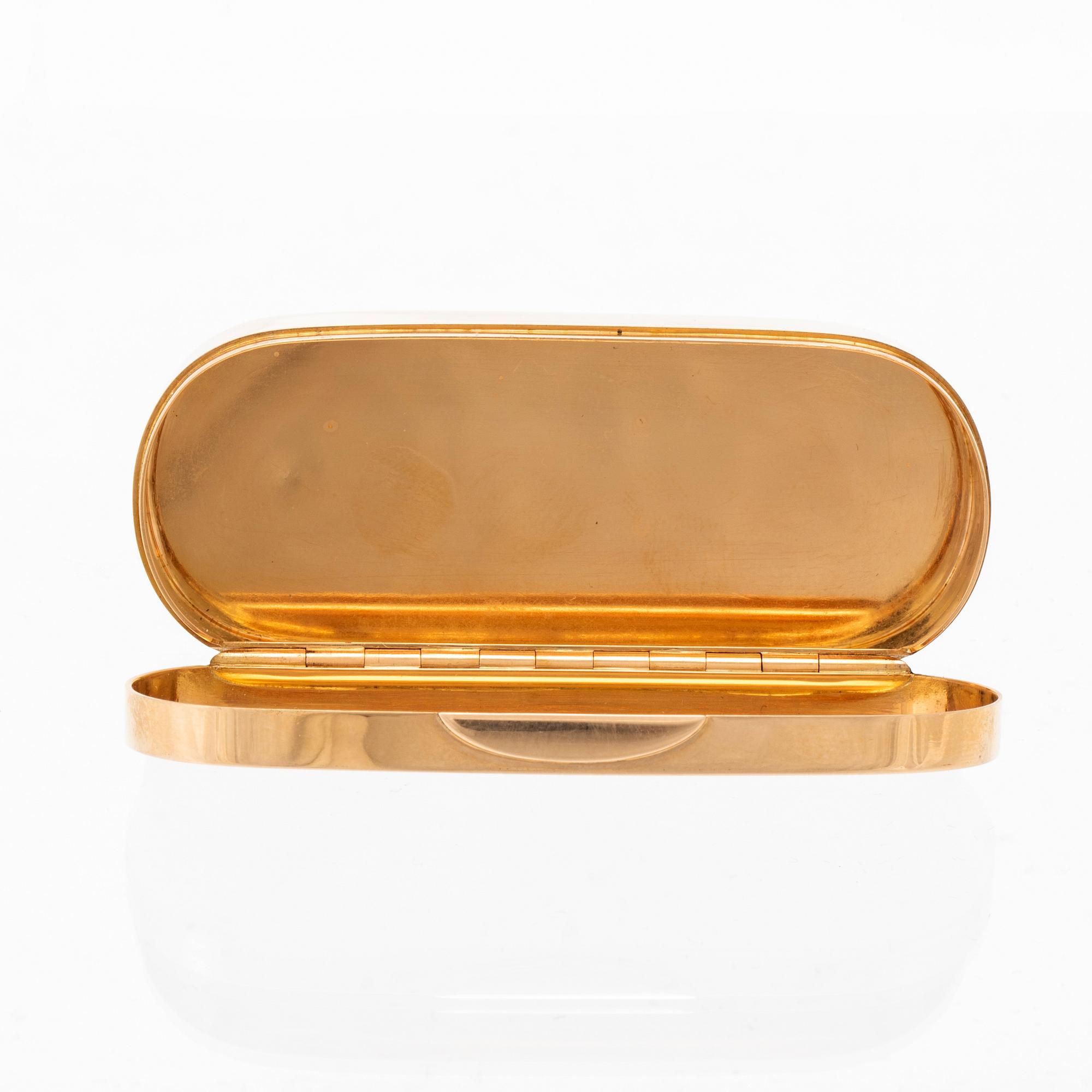 An 18K gold box by Lars Larsson & Co Gothenburg 1890.