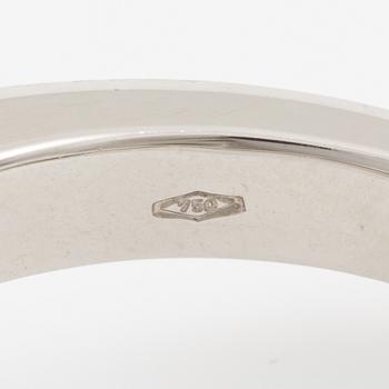 Ring, 18K white gold with sapphire and trapeze- and navette-cut diamonds.