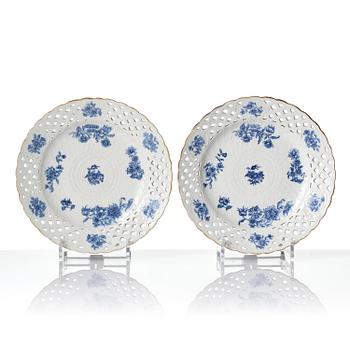 A set of 11 blue and white dessert plates, Qing dynasty, Qianlong (1736-95).