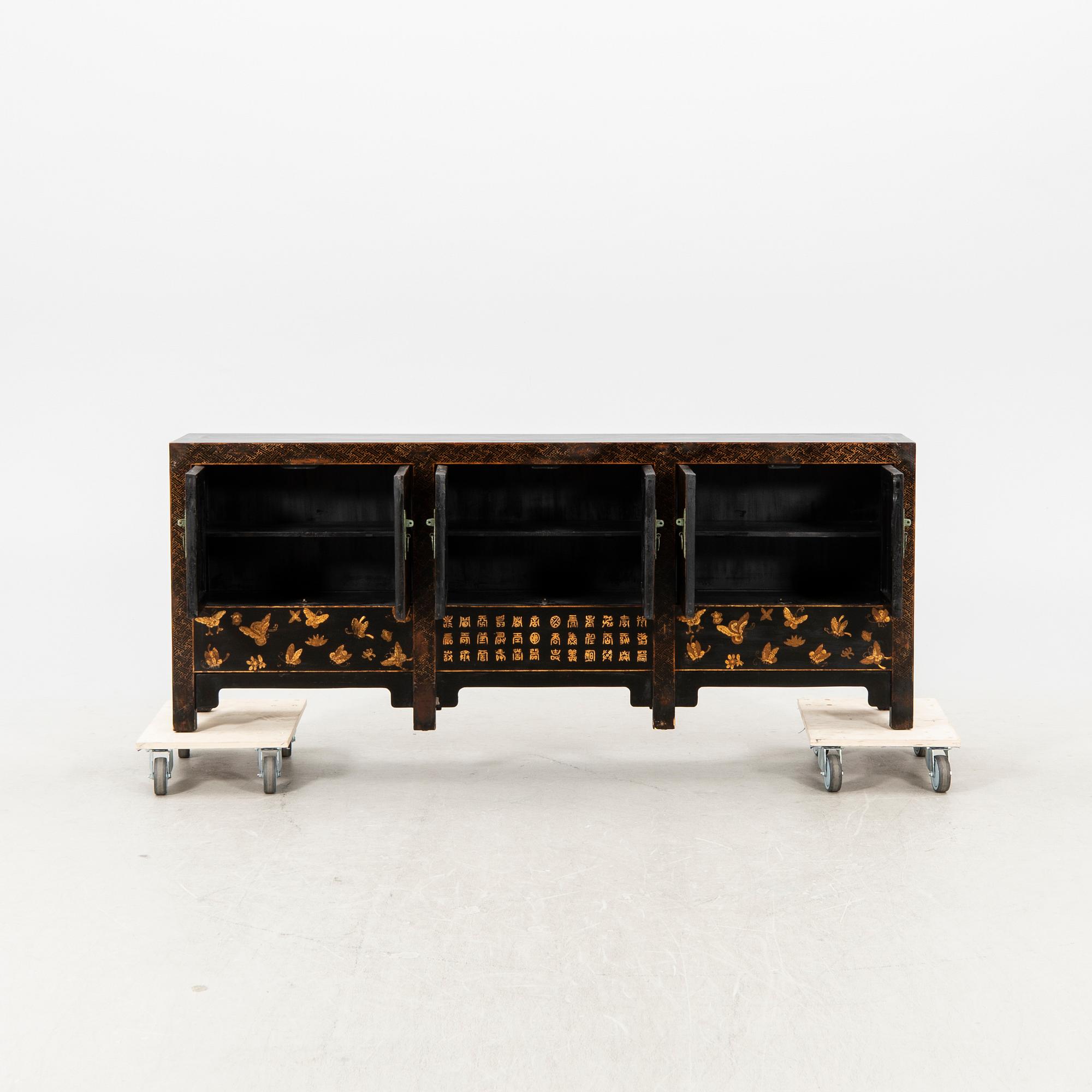 Sideboard Kina 1900-talets andra hälft.