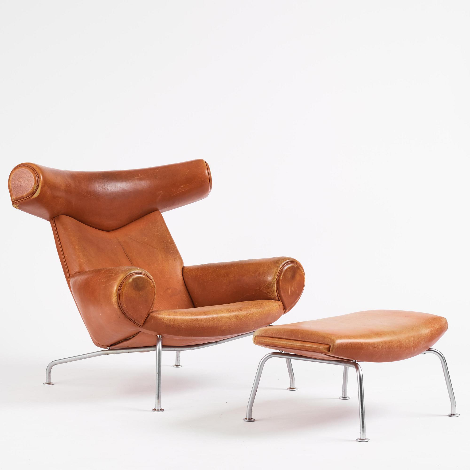 Hans J. Wegner, fåtölj med fotpall, "Ox Chair", sannolikt tillverkad av AP-stolen, Danmark, 1960-tal.