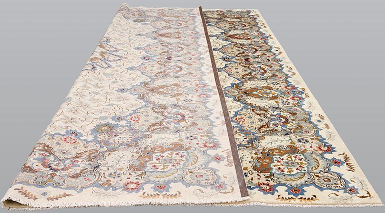 Matta, Royal Keshan, ca 425 x 300 cm.