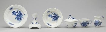 KAFFESERVIS, 43 delar, Blå blomst, Royal Copenhagen.