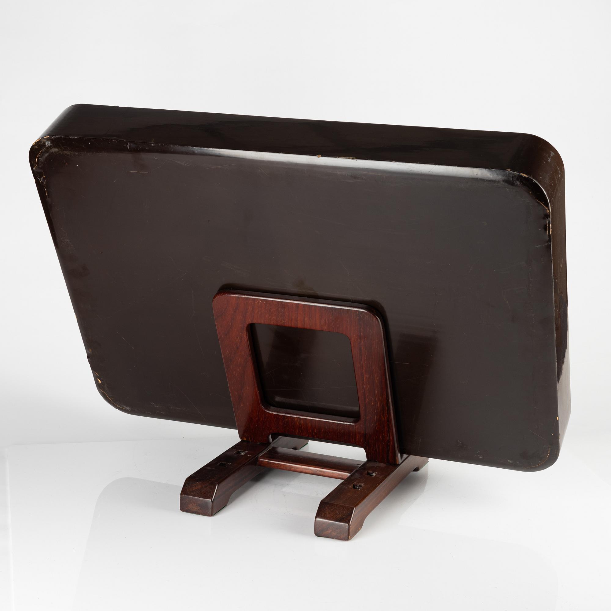 Bricka, lack. Japan, Meiji (1868-1912).