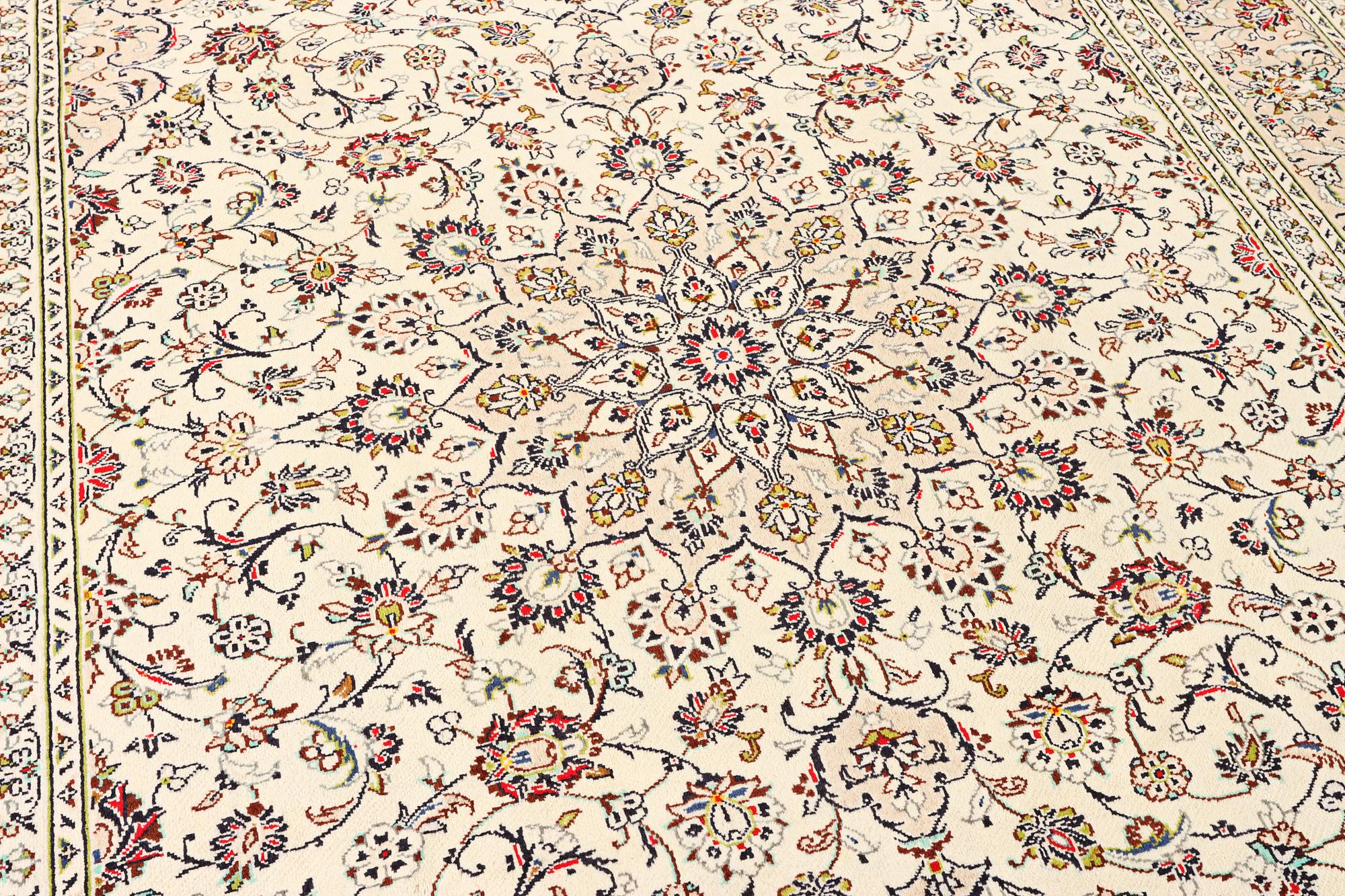 A Keshan carpet, c. 342 x 242 cm.