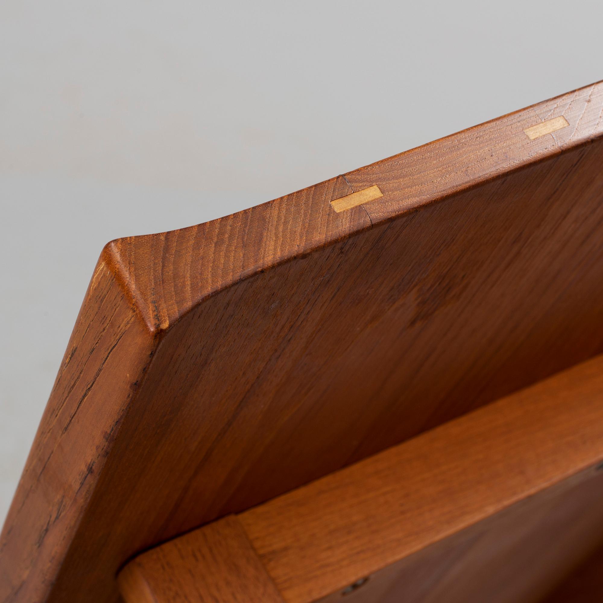 A teak sofa table by Tove and Edvard Kindt-Larsen for Seffle möbelfabrik 1950/60s.