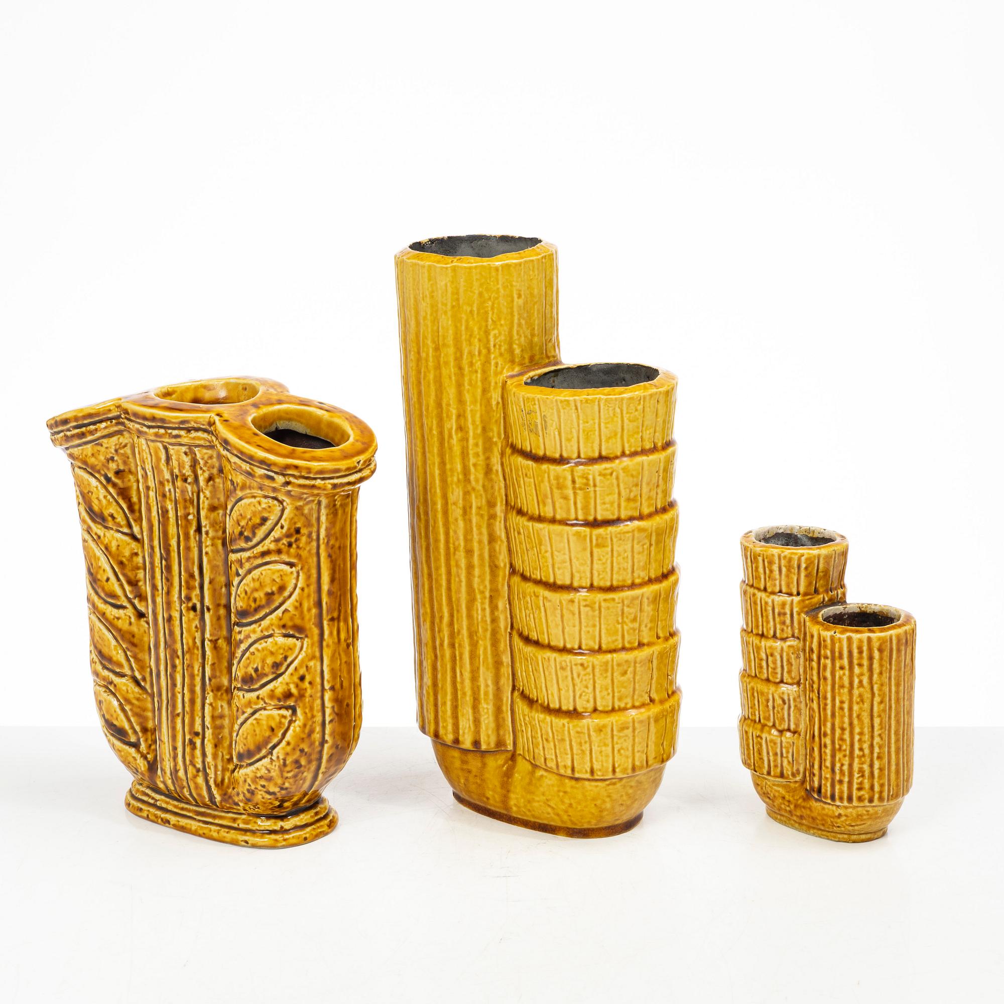Gunnar Nylund, vaser, 3 st, chamotterat stengods, Rörstrand 1930-40-tal.