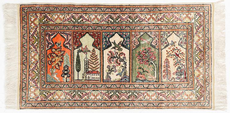 Matta, Kayseri silke, ca 110 x 63 cm.