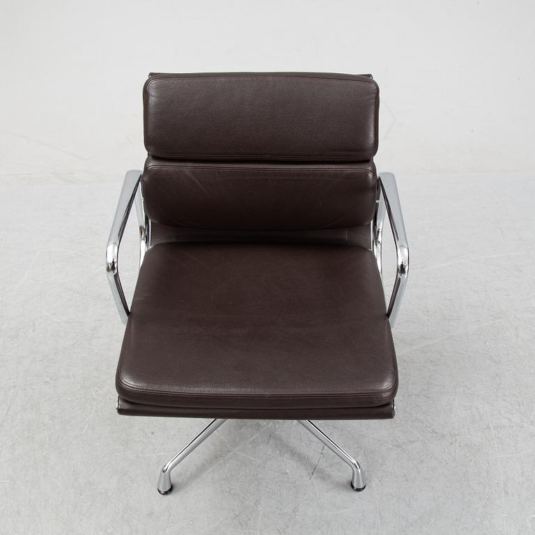 Charles & Ray Eames, kontorsstol, "EA 208 Soft Pad Chair", Vitra, daterad 2010.