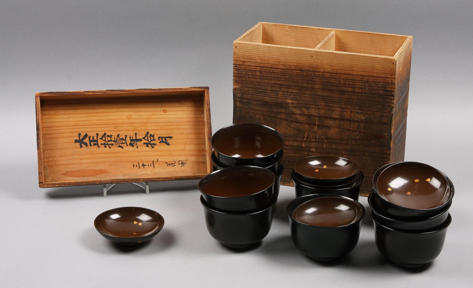 LACKSKÅLAR, 20 st, 1900-tal, Japan.