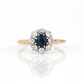 RING, med safir, ca 0,50 ct och gammalslipade diamanter, totalt ca 0,40 ct, J Petterssons, Stockholm, 1920.