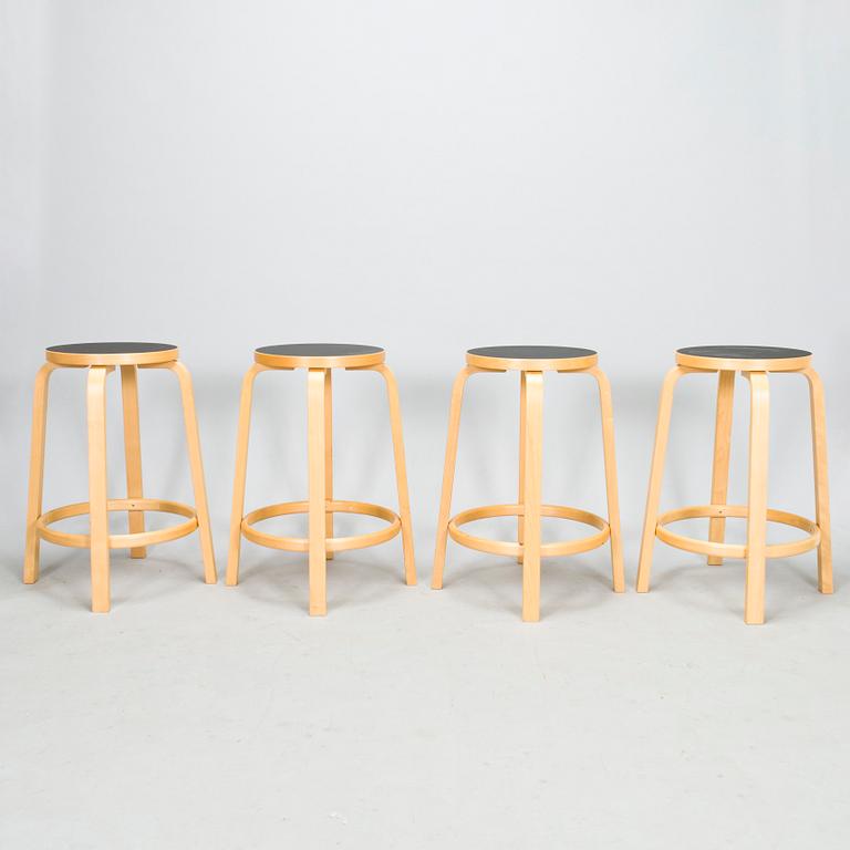 Alvar Aalto, baarijakkarat, 4 kpl, 80 years stool 60, Artek, 2013.